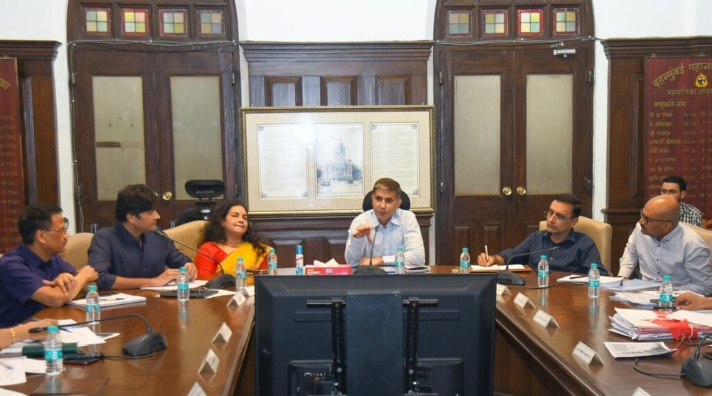new BMC chief bhushan gagrani addresses a meeting