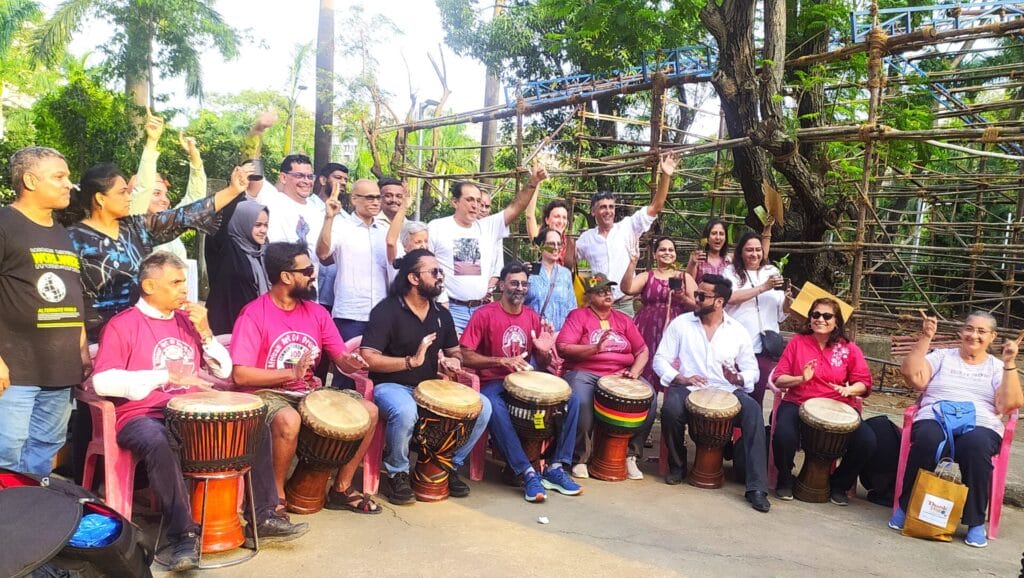 citizens celebrating at patwardhan park