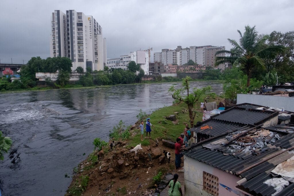 people living under saidapet bridge.